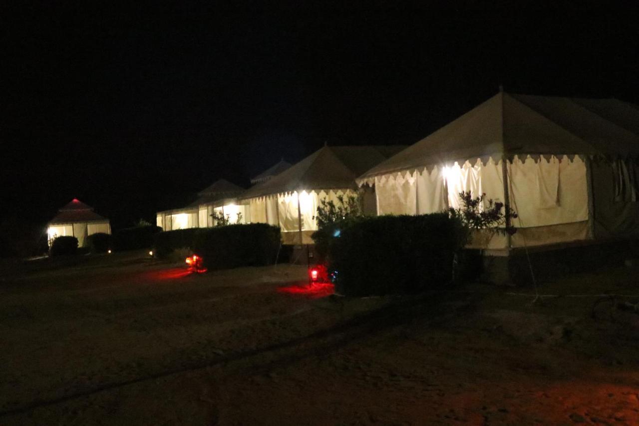 Sunny Desert Camp Kūri Kültér fotó