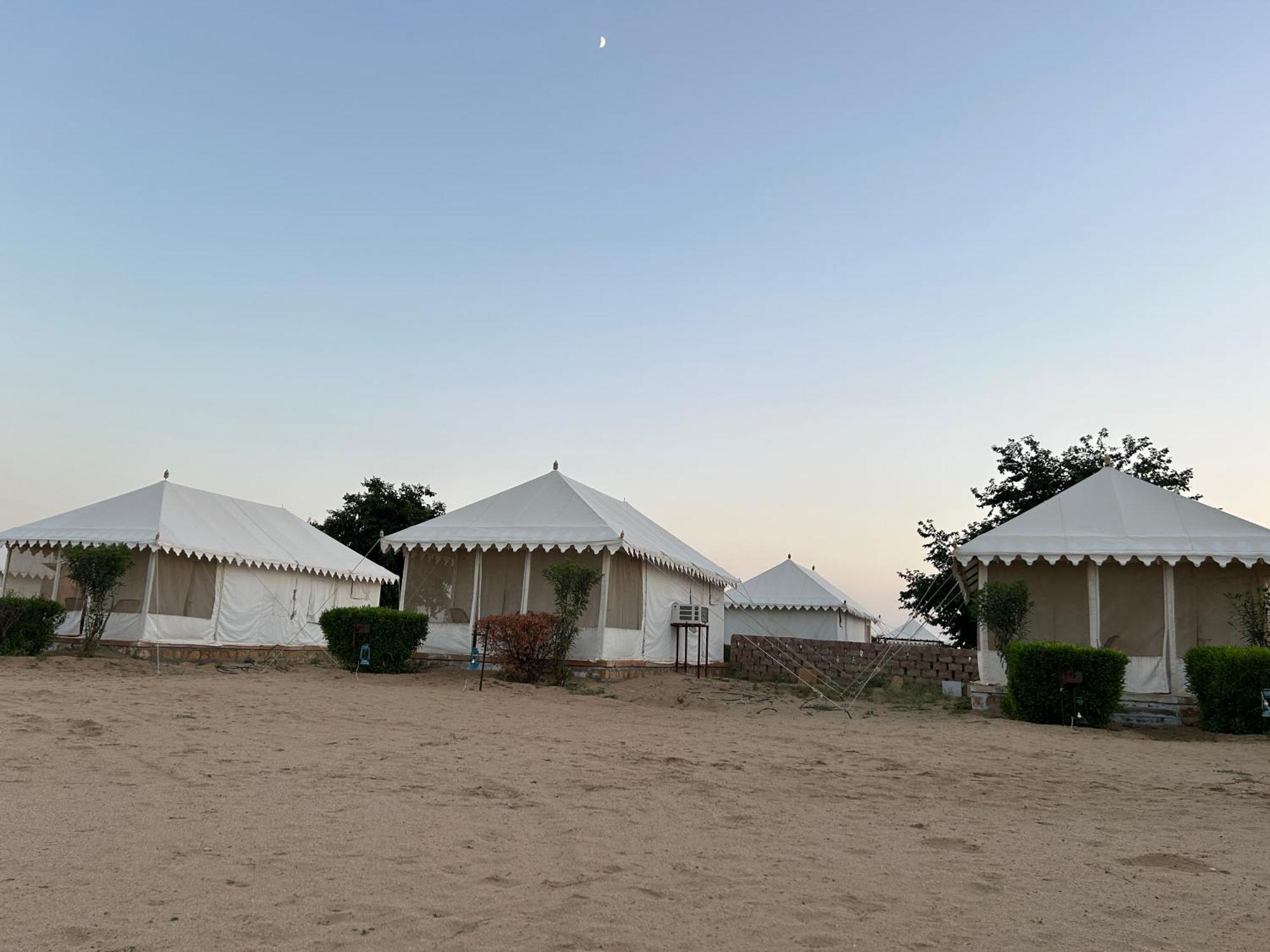 Sunny Desert Camp Kūri Kültér fotó